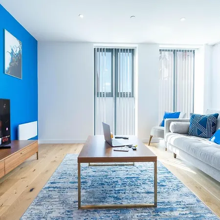 Maevela - Large 1 Bed Luxury Apt - 5 Min Walk From Bullring - Cube - Mailbox - New Street Station - Free Netflix Apartament *
