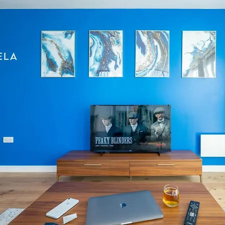 Maevela - Large 1 Bed Luxury Apt - 5 Min Walk From Bullring - Cube - Mailbox - New Street Station - Free Netflix Birmingham