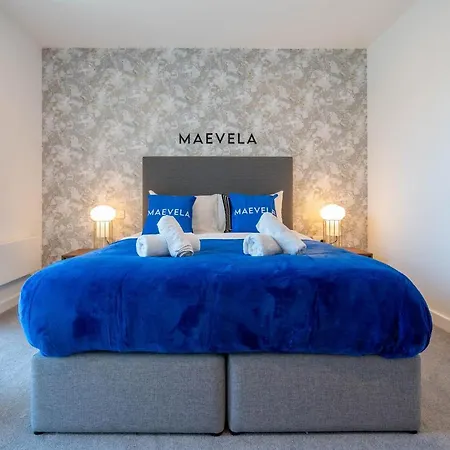 Maevela - Large 1 Bed Luxury Apt - 5 Min Walk From Bullring - Cube - Mailbox - New Street Station - Free Netflix *